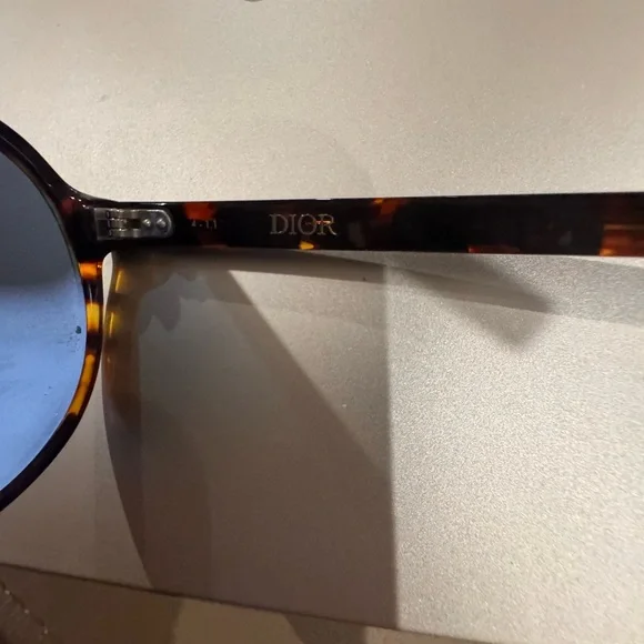 DiorTortoise Shell Sunglasses with Dark Lenses - Picture 2 of 4